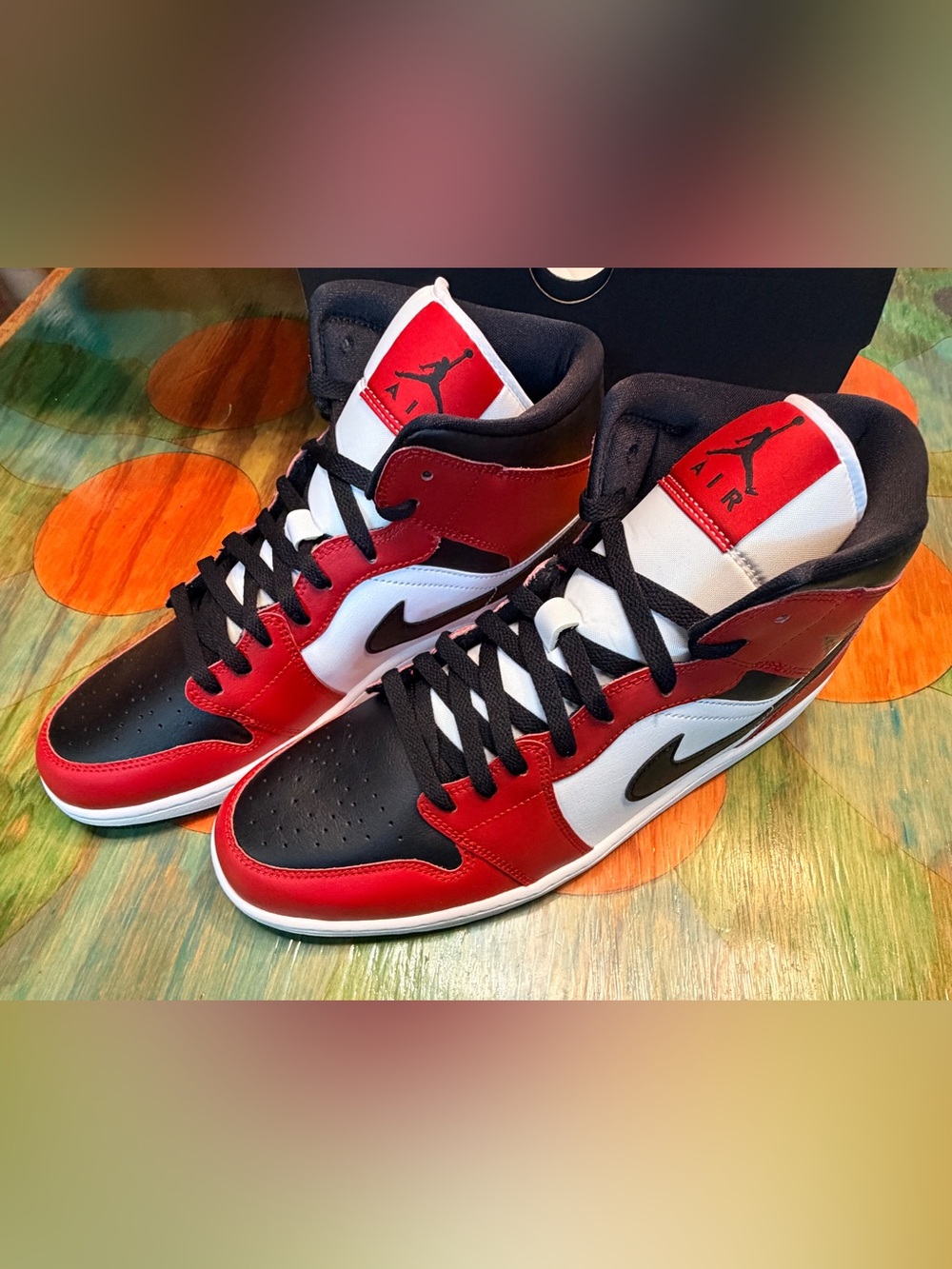 Jordan Air Jordan 1 Mid Chicago Black Toe Gym Red White 2025 554724-069 New 13 N